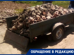 Свалку строительного мусора устроил морозовчанин прямо на перекрестке