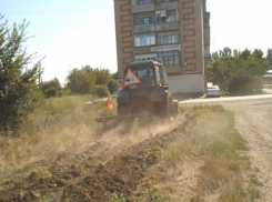 В Морозовске проведено обновление противопожарной опашки 