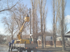 В Морозовске на двух улицах появилось новое освещение