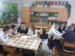  «Мы расширяем представление о своих правах и обязанностях», - школьница из Морозовска о Дне Конституции 