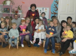 Средняя группа «Солнечные зайчики» детского сада №37 отметили День Матери трогательным праздником