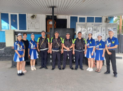 Примерили снаряжение и посидели в патрульной машине: экскурсию для юных морозовчан провели сотрудники Госавтоинспекции 