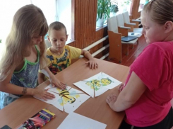 С обычаями и традициями Медового Спаса познакомили детей в Вишневском сельском клубе