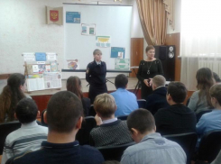 Без закона не будет порядка: об основных функциях Конституции рассказали ученикам 7-9 классов школы №4