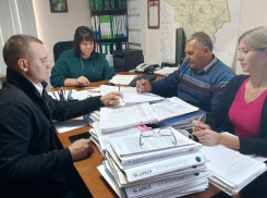 2000 тонн противогололедных материалов уже заготовили в Морозовском районе в эту зиму