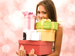 Где отпраздновать 8 марта и что подарить любимым