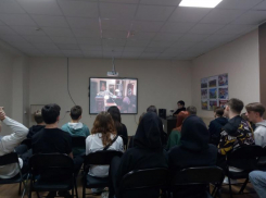 Кинофестиваль «Без срока давности» провели для молодежи в Морозовском РДК 