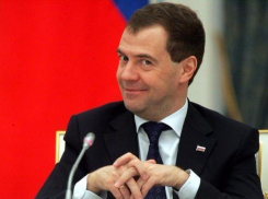 Недоразумением назвал Медведева пенсионер из Морозовска после призыва «выключить телевизор и идти в театр»