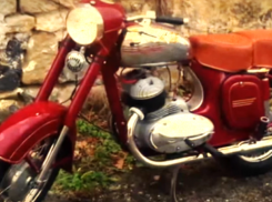 Историю мотоцикла легендарного мотоцикла Ява 350 рассказал видеоблогер в Морозовском районе