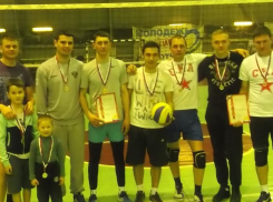 Победители соревнований Морозовского городского поселения по волейболу среди мужских и женских команд уже известны
