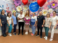 Родившуюся с весом 650 граммов малышку с ее мамой из Морозовска выписали из перинатального центра