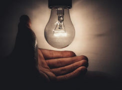 Отключат свет почти на весь день на 17 улицах Морозовска