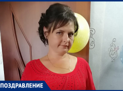 Ирину Шиманчик с юбилеем задорно поздравили сестры