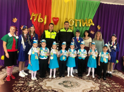 Юные помощники на дороге: посвящение команды ЮПИД «Зелёный огонёк» прошло в Морозовске