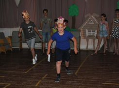 Всех любимых с детства героев вспомнили ребята на сказочном мероприятии в Вишневском сельском клубе