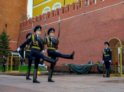 Пятнадцать призывников Ростовской области понесут службу в Президентском полку 