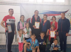 Весело и азартно прошел спортивный праздник среди семей в Морозовске
