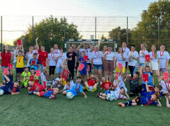 Яркий спортивный праздник, посвященный Дню семьи, любви и верности провели для ребят из ФК УНР-Каменка в Морозовске