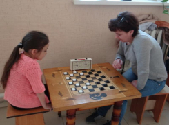 Победителем первенства района по шашкам стала команда Морозовского городского поселения