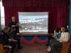 Тематический вечер «Мы чтим тот величайший подвиг» ко Дню освобождения Ростова-на-Дону провели в Сибирьчанском сельском клубе