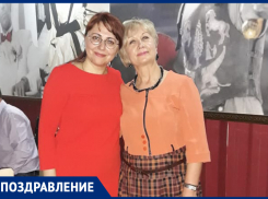 Ларису Александровну Ковалеву с Днем рождения поздравили Евгений, Елена, крестник Игорь и Юлия