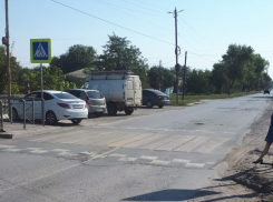 Возле школы №3 в Морозовске установили новых девочек-манекенов