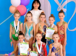 Золото первенства по художественной гимнастике в городе Аксае завоевала команда «Олимпия» из Морозовска
