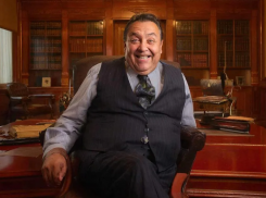 Чиновникам и депутатам разрешили не раскрывать доходы и имущество