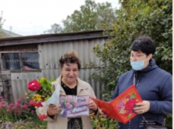 Работники Вишневского СК поздравили учителей с профессиональным праздником