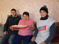 «Молодая Гвардия» Морозовска провела в феврале ряд благотворительных акций