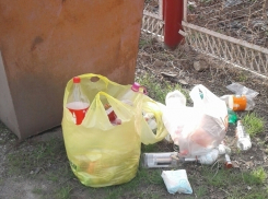 Письмо в редакцию: Если мусорный бак наполовину пуст, мусор в Морозовске не вывозят до следующей недели