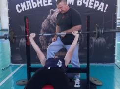 Первенство по русскому жиму прошло в Морозовске