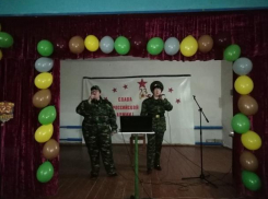 «Присяге воинской верны!»: театрализованный концерт устроили в хуторе Сибирьки
