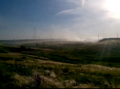 Местный житель снял видео о том, как городская свалка Морозовска горит и в День России