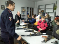 Ученики школы №1 совершили экскурсию в отделение полиции Морозовска