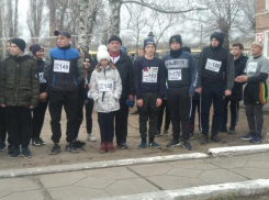 Морозовчане приняли участие в новогоднем легкоатлетическом пробеге на 10 километром в Тацинском районе