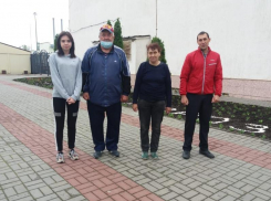 На старт легкоатлетического пробега в честь Дня Победы в Морозовске вышли десять человек