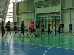 Команда ДЮСШ 1 оказалась лучшей на соревнованиях по волейболу в Морозовске