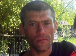 Пропавшего по пути в Морозовск мужчину нашли мертвым в лесополосе