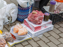 От 3 тысяч рублей и больше: штраф на торговлю на лестнице возле переезда могут выписать морозовчанам