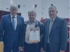 Сергею Хлебникову присвоено звание «Почётный гражданин Морозовского района»
