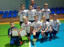 Третье место из шести команд в ежегодном турнире по мини-футболу занял ФК «Каменка» из Морозовска