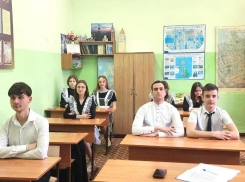 Итоговое собеседование проходят девятиклассники из Морозовского района 