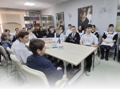 Подросткам в Морозовске честно рассказали о курении, алкоголе и наркотиках