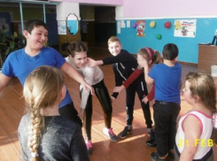 Весело и азартно прошло празднование Дня защитника Отечества в Доме культуры станицы Вольно-Донской