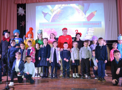 «Путешествие на планету Школярия» устроили для первоклассников юнармейцы в Морозовске