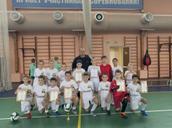 Юные футболисты из Морозовска забрали «золото» области