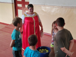 С песнями и танцами отметили старинный русский праздник Ивана Купала в хуторе Сибирьки