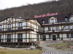 Конфликт на отдыхе в Адыгее: Инженера из Морозовска ранил ножом полицейский из Ростова