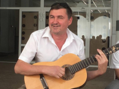 Эдуарда Мартазинова поздравила вся «Каменка»